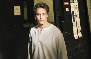 Foto eines Manns Backstage