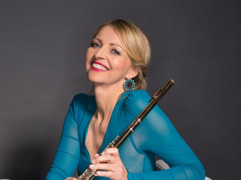 Portrait mit Querflöte