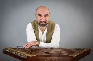 Musayyebi_Kioomars am Santur