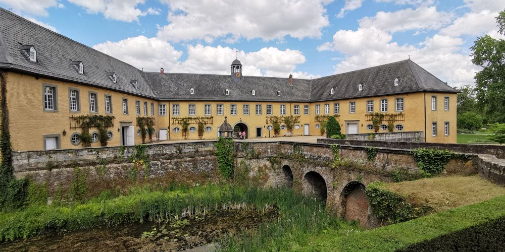 Brücke, Wassergraben