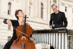 Cellistin und Vibraphonist