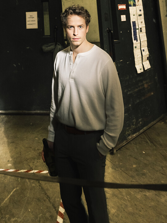 Foto eines Manns Backstage