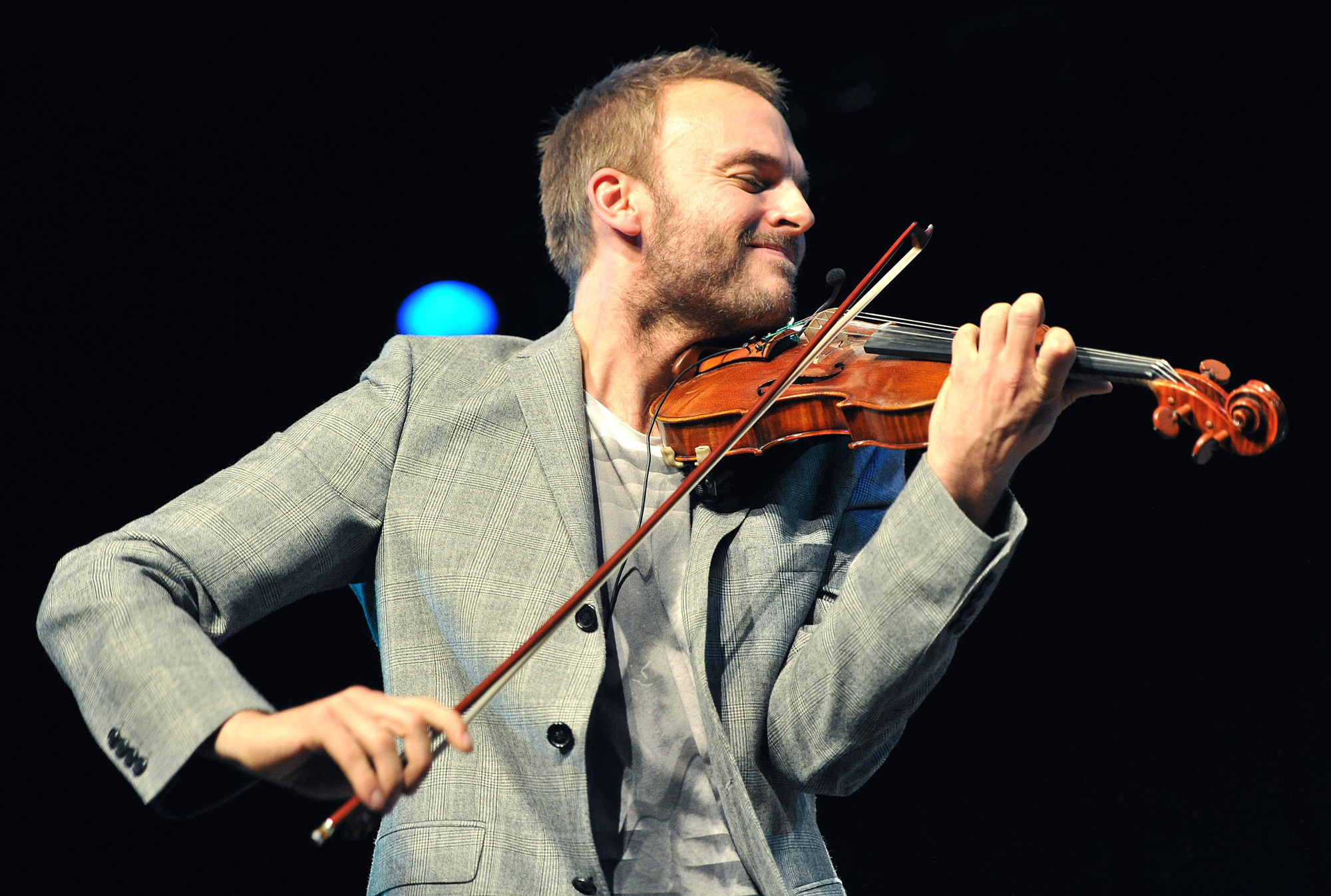 Christoph König spielt Geige